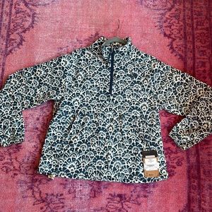 North Face Women’s Class V Weather Pullover